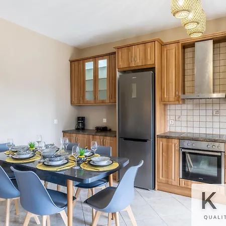Hermes Luxury In Village! Apartment
